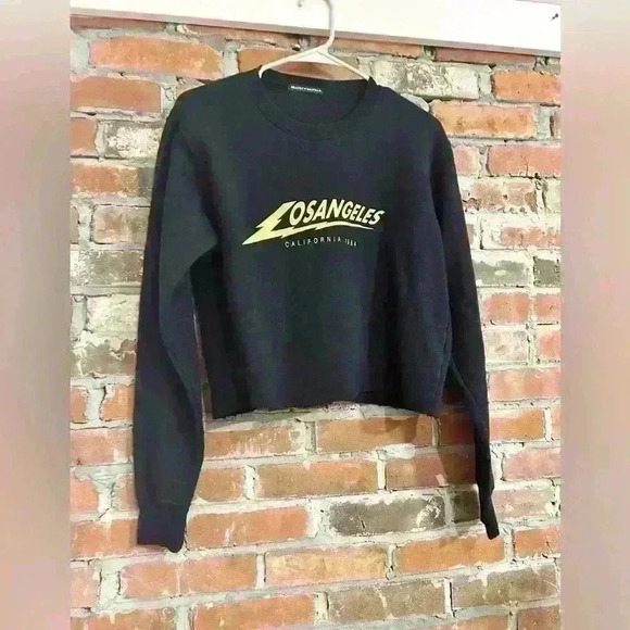 Brandy Melville Cropped Los Angeles Black Crewneck Pullover - Picture 2 of 5